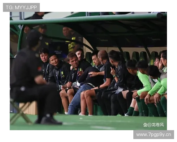 亚冠赛场激战正酣各队争锋谁能笑到最后 - 副本 (2) 亚冠赛场激战正酣各队争锋谁能笑到最后 - 副本 (2)